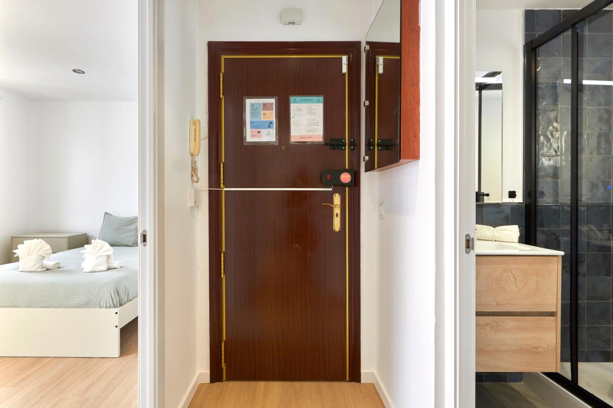Ma Bright Apartment Next To Parc De Montjuic Barcelona Luaran gambar